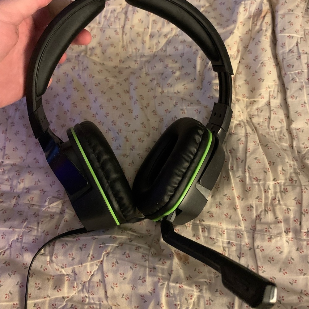 Afterglow gaming wired headset for Xbox one
